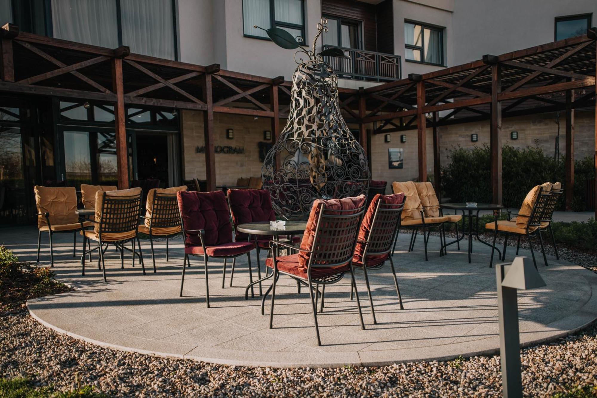 Hotel & Distillery Monogram Gradac  Dış mekan fotoğraf