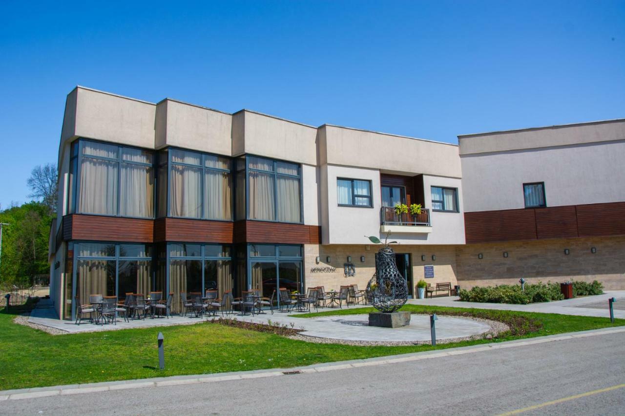 Hotel & Distillery Monogram Gradac  Dış mekan fotoğraf