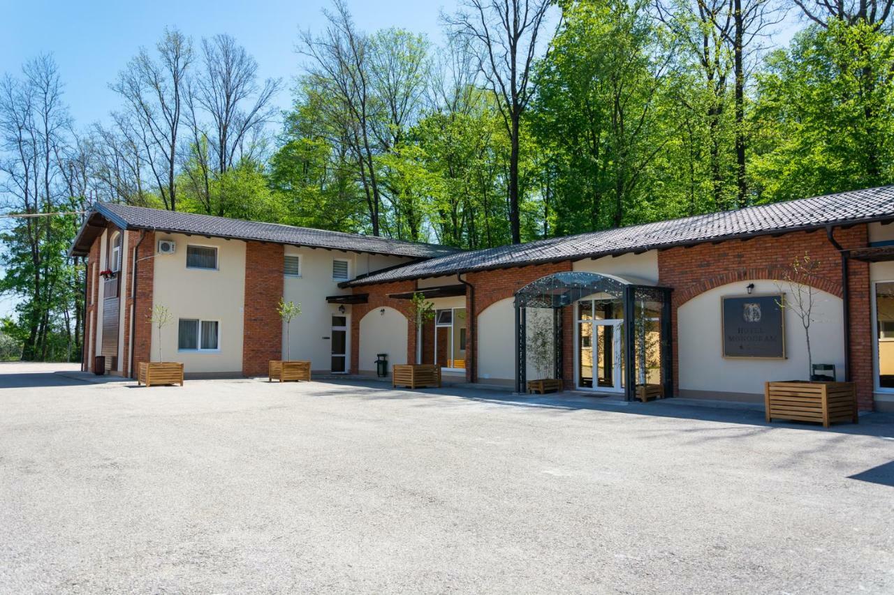 Hotel & Distillery Monogram Gradac  Dış mekan fotoğraf