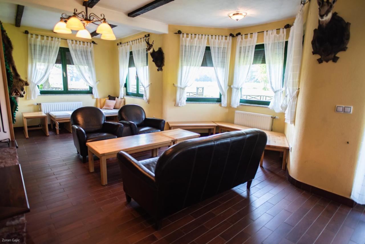 Hotel & Distillery Monogram Gradac  Dış mekan fotoğraf