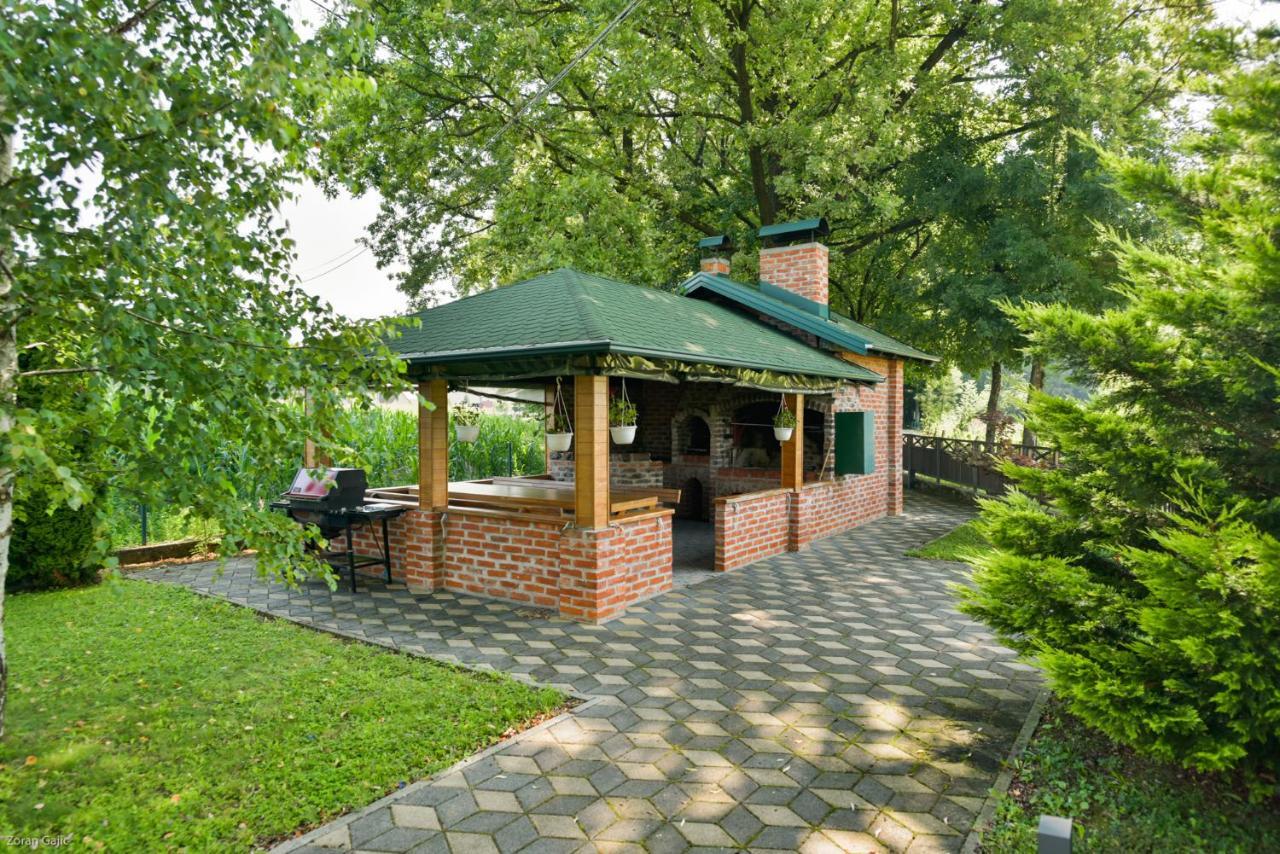 Hotel & Distillery Monogram Gradac  Dış mekan fotoğraf