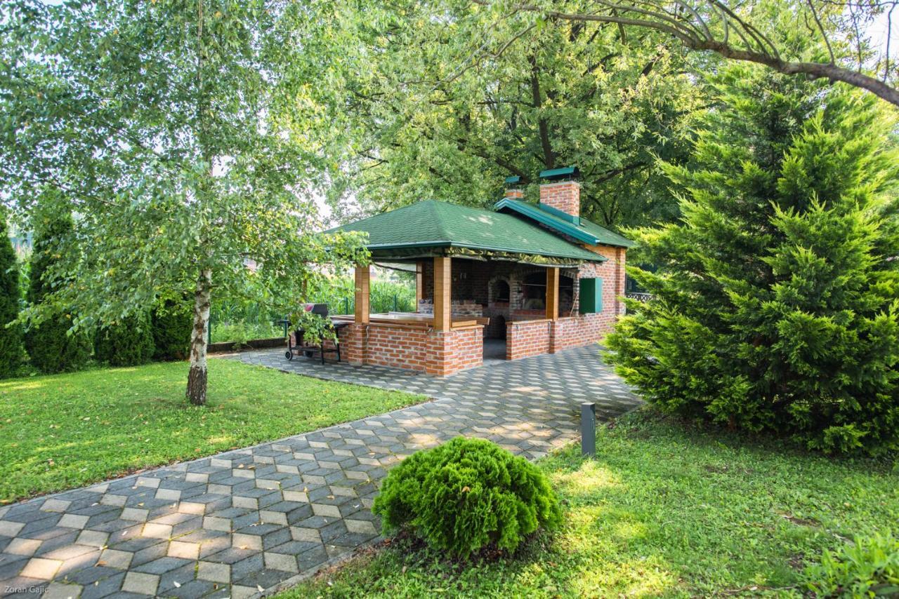 Hotel & Distillery Monogram Gradac  Dış mekan fotoğraf